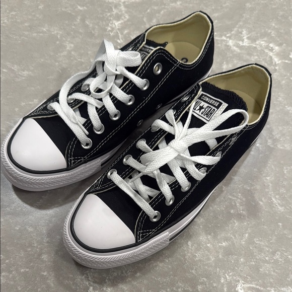 Converse All Star Chuck Taylor Black and White Women's Sneakers New - Picture 5 of 9